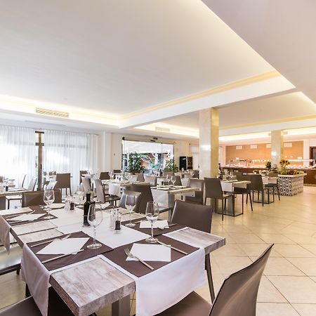 Hotel Baviera 칼라 라트자다 외부 사진