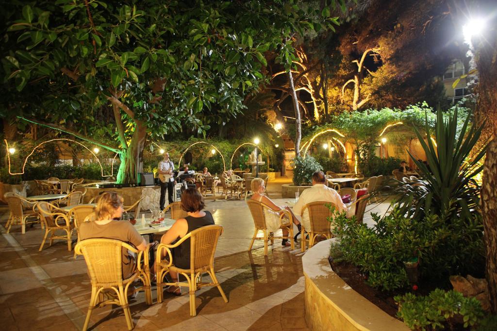 Hotel Baviera 칼라 라트자다 외부 사진