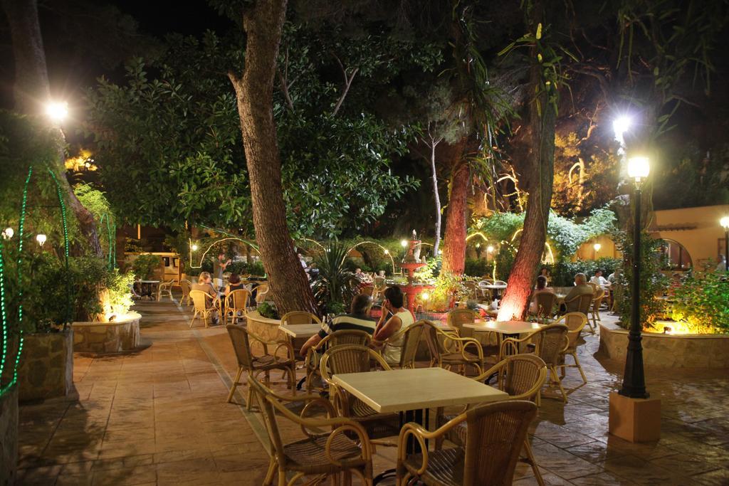 Hotel Baviera 칼라 라트자다 외부 사진
