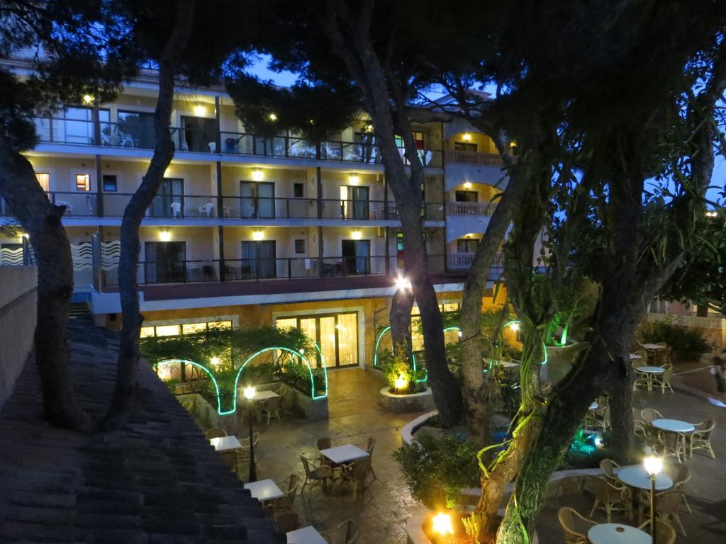 Hotel Baviera 칼라 라트자다 외부 사진