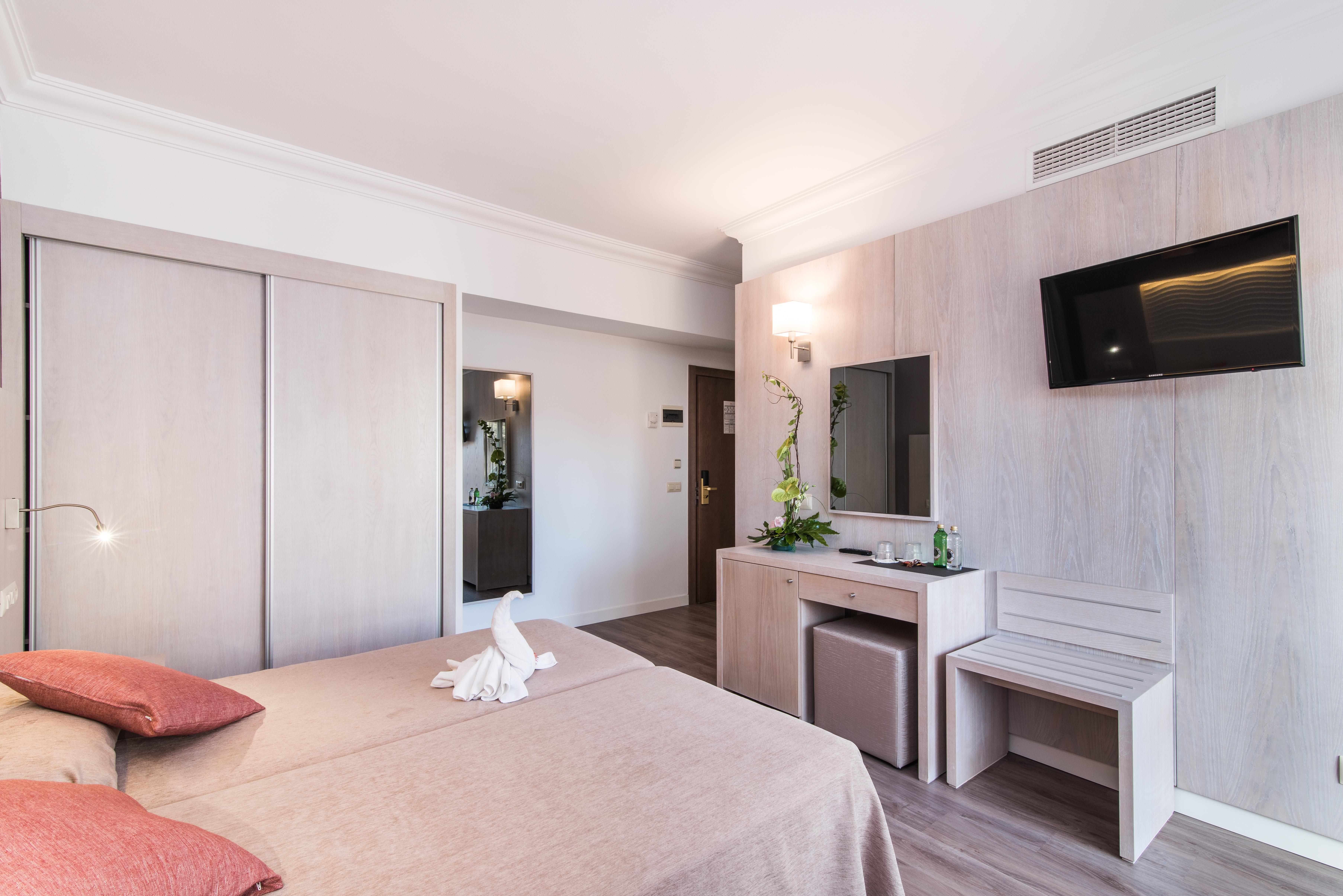 Hotel Baviera 칼라 라트자다 외부 사진