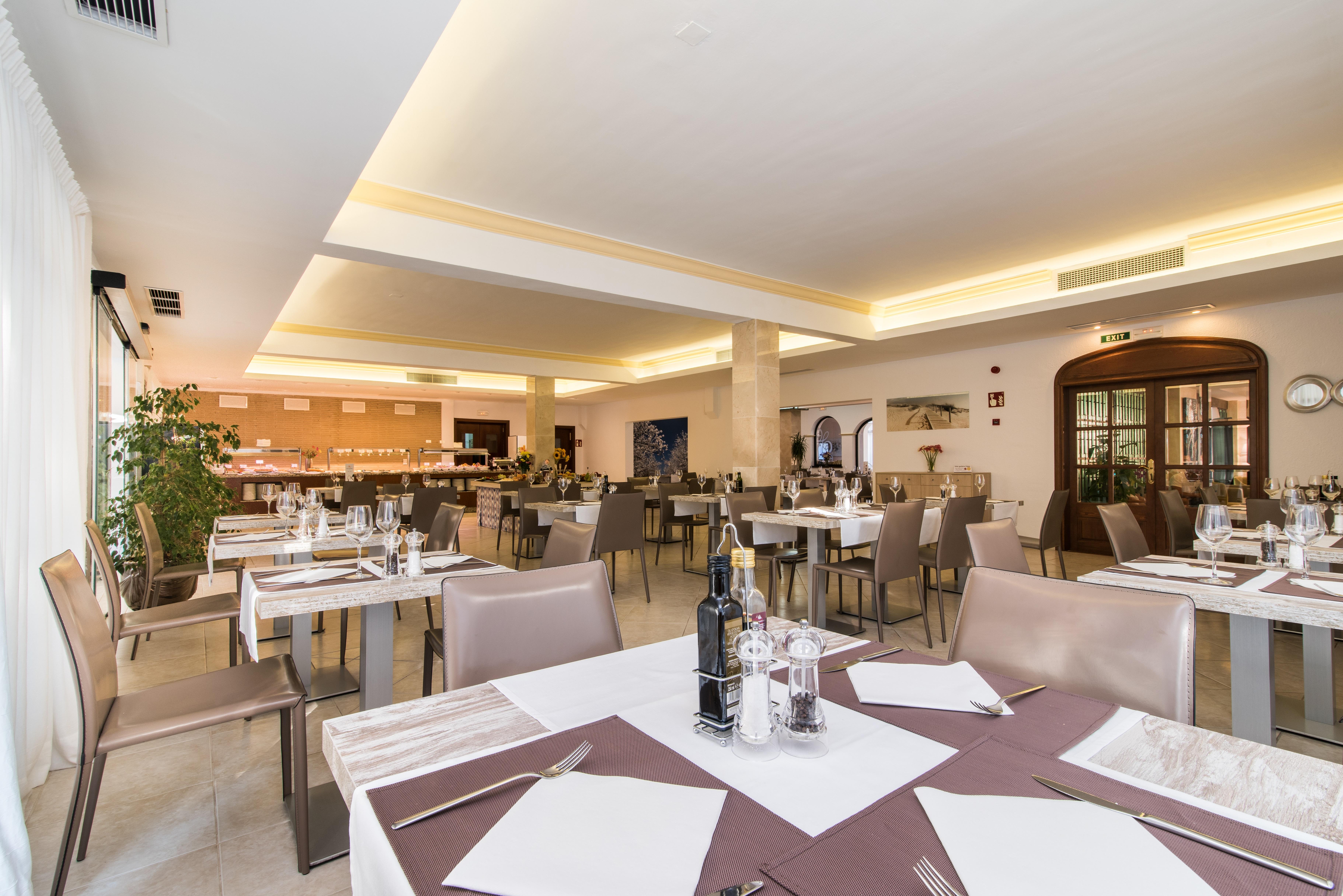 Hotel Baviera 칼라 라트자다 외부 사진