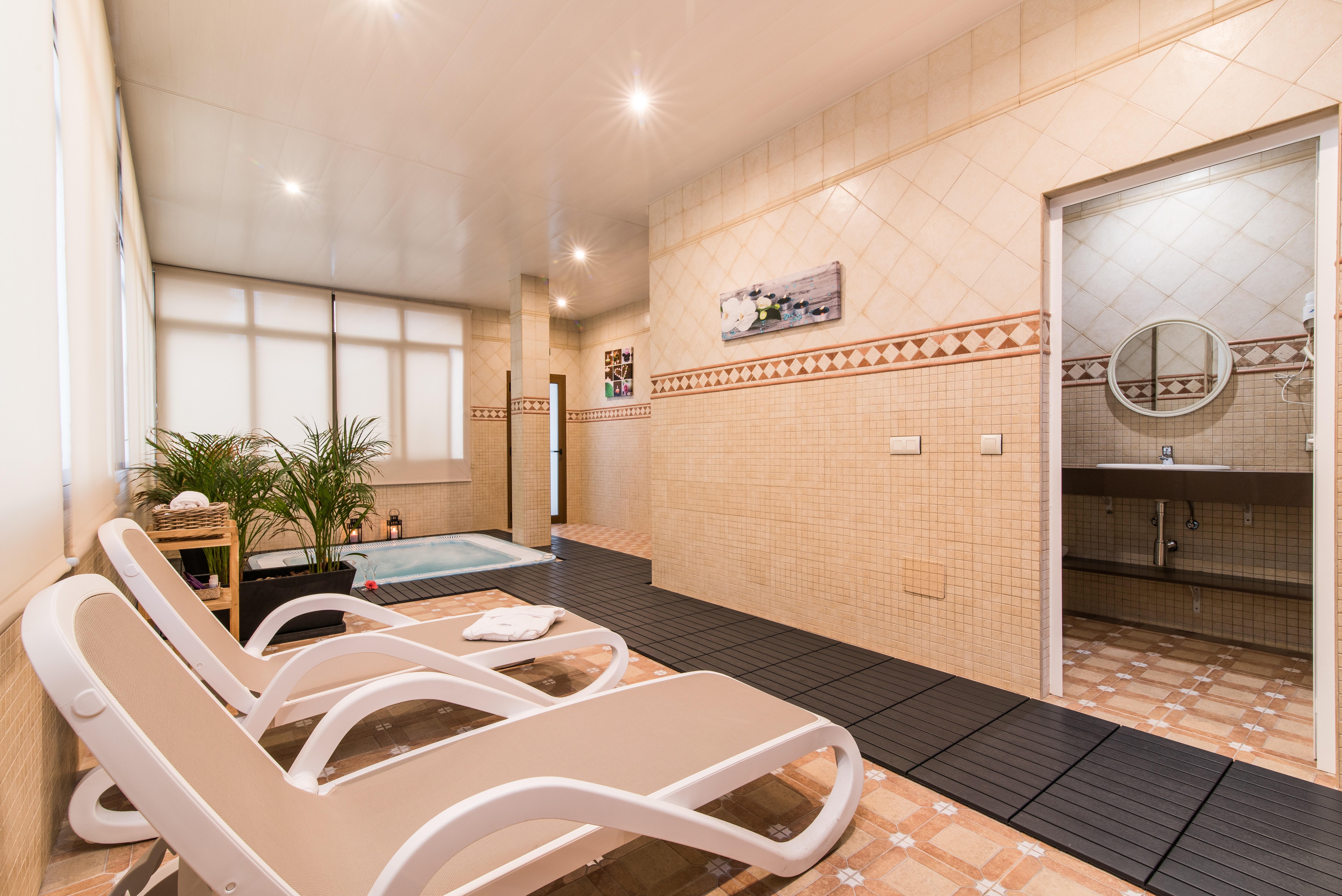 Hotel Baviera 칼라 라트자다 외부 사진