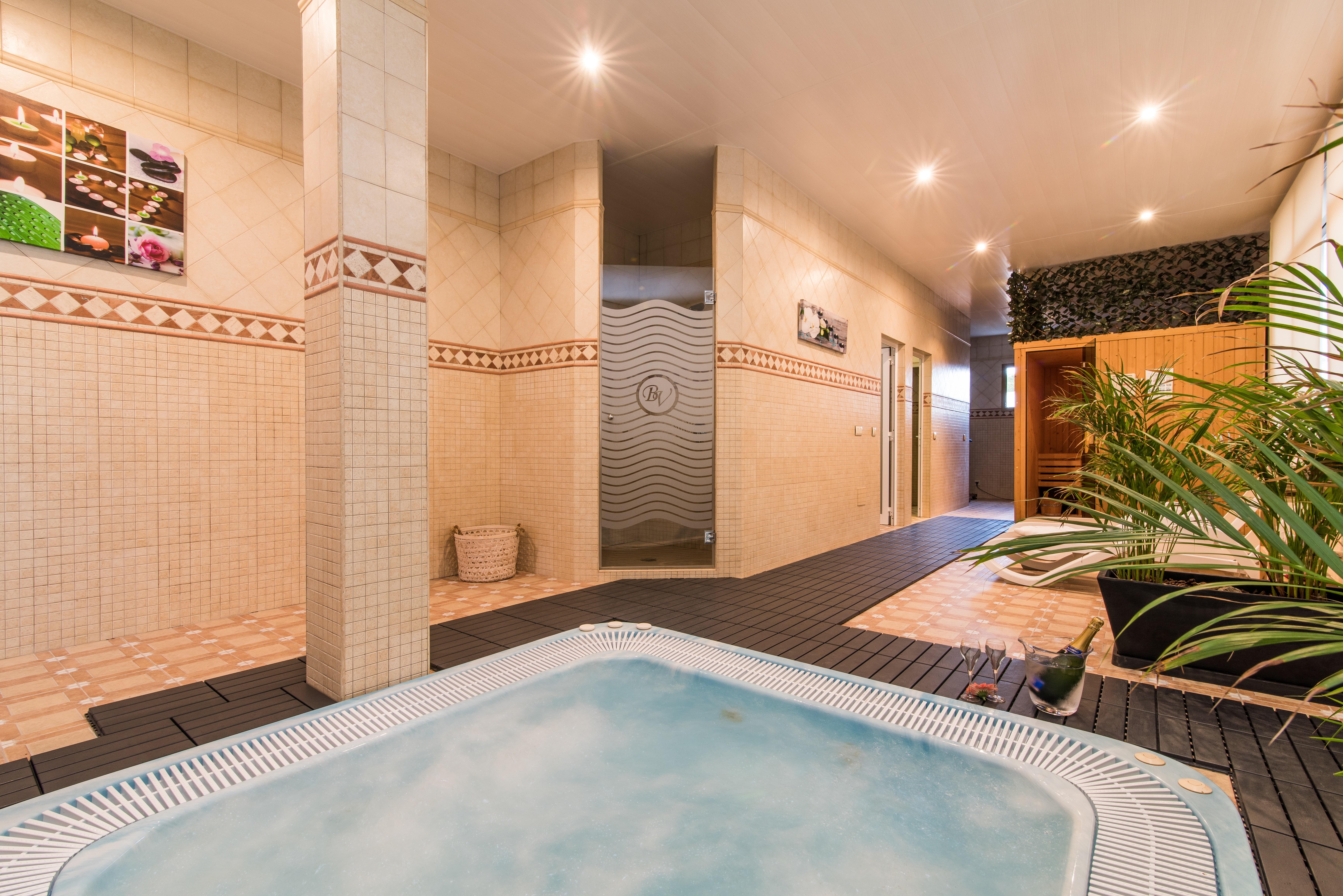 Hotel Baviera 칼라 라트자다 외부 사진