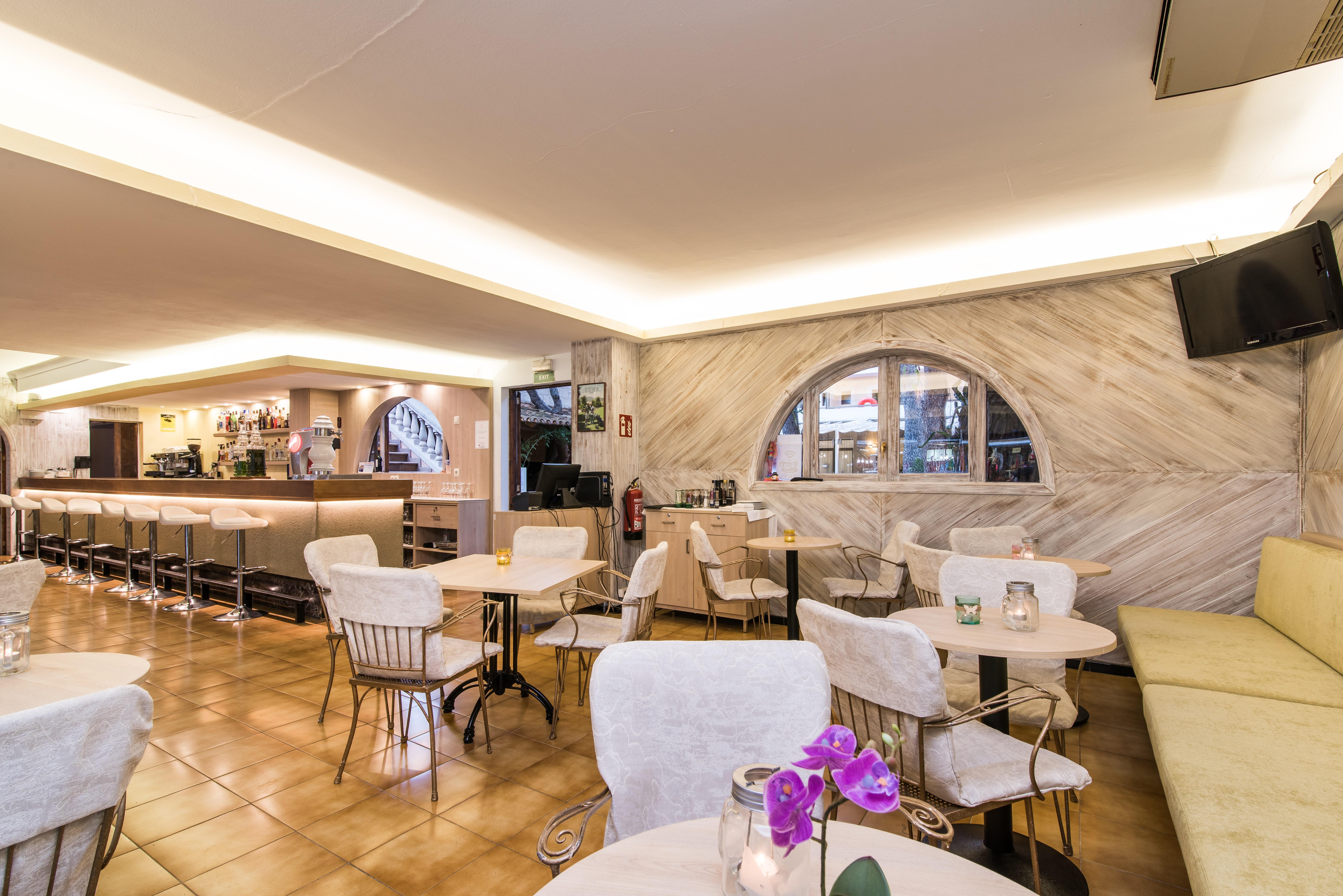 Hotel Baviera 칼라 라트자다 외부 사진