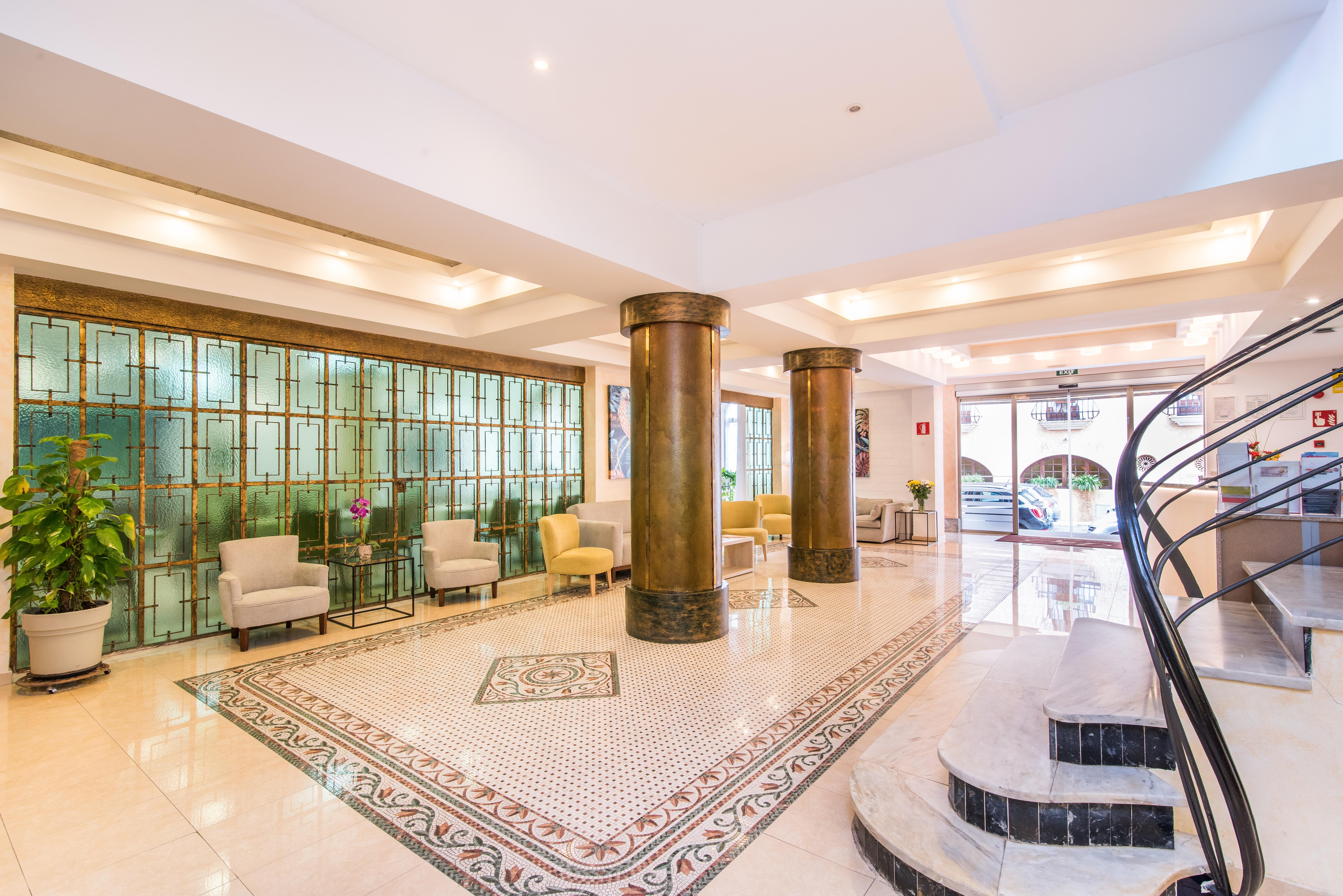 Hotel Baviera 칼라 라트자다 외부 사진