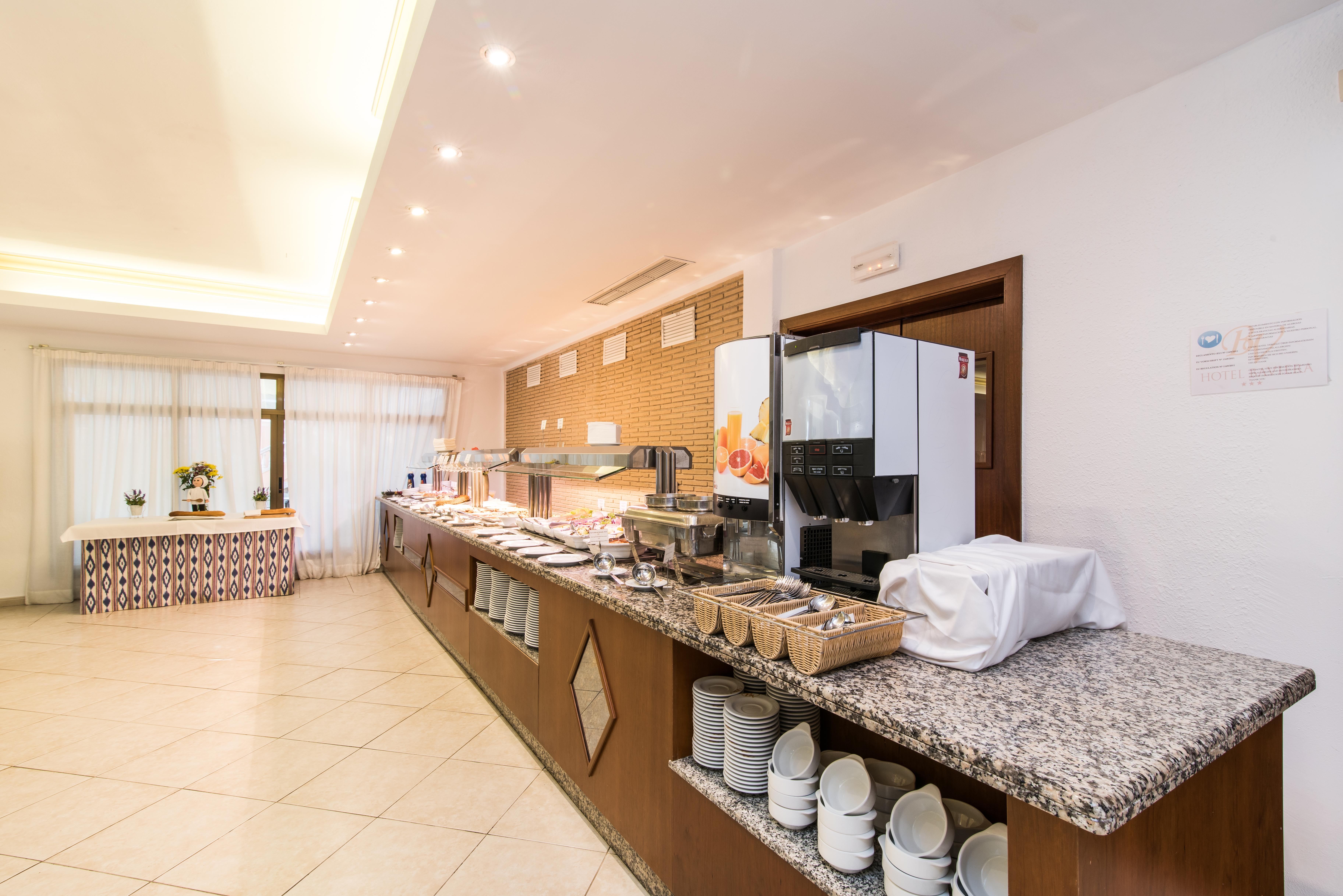 Hotel Baviera 칼라 라트자다 외부 사진