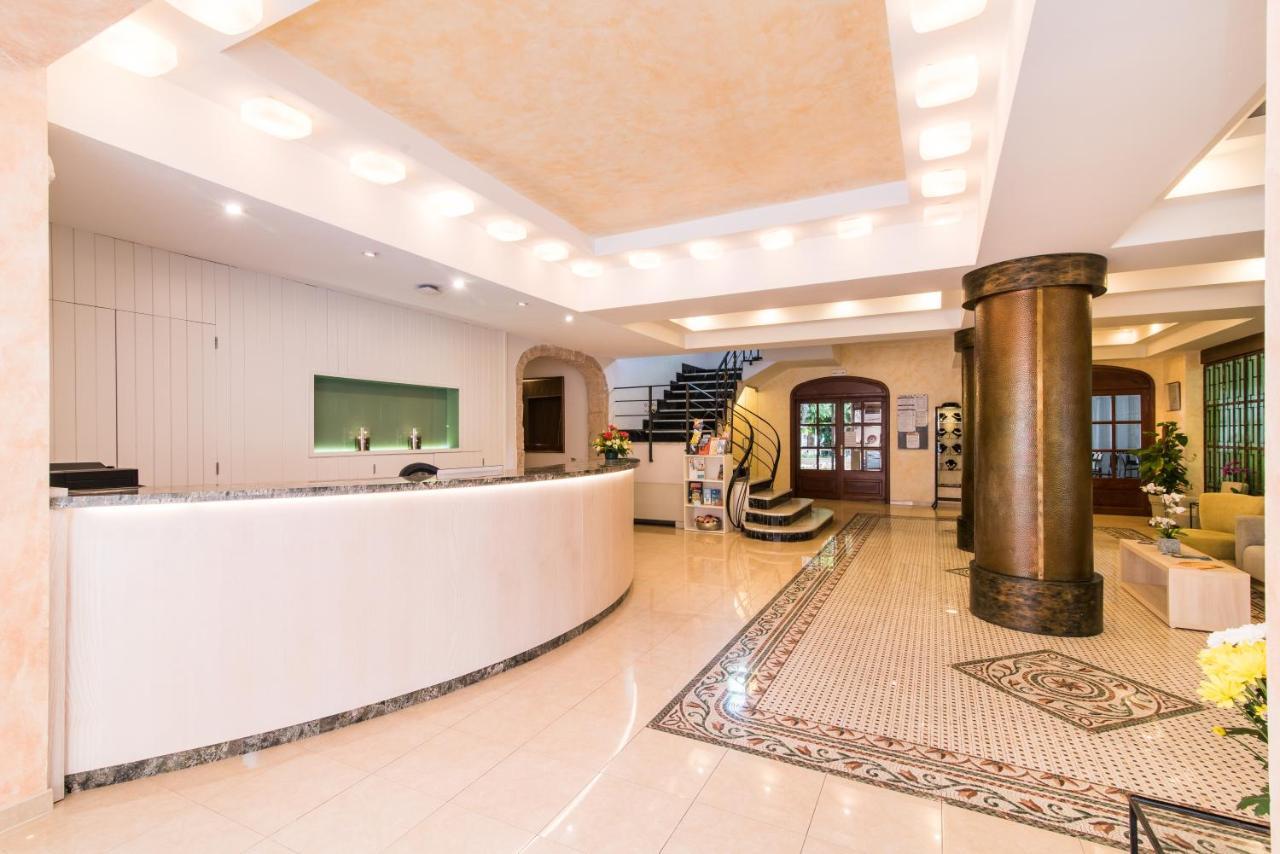 Hotel Baviera 칼라 라트자다 외부 사진