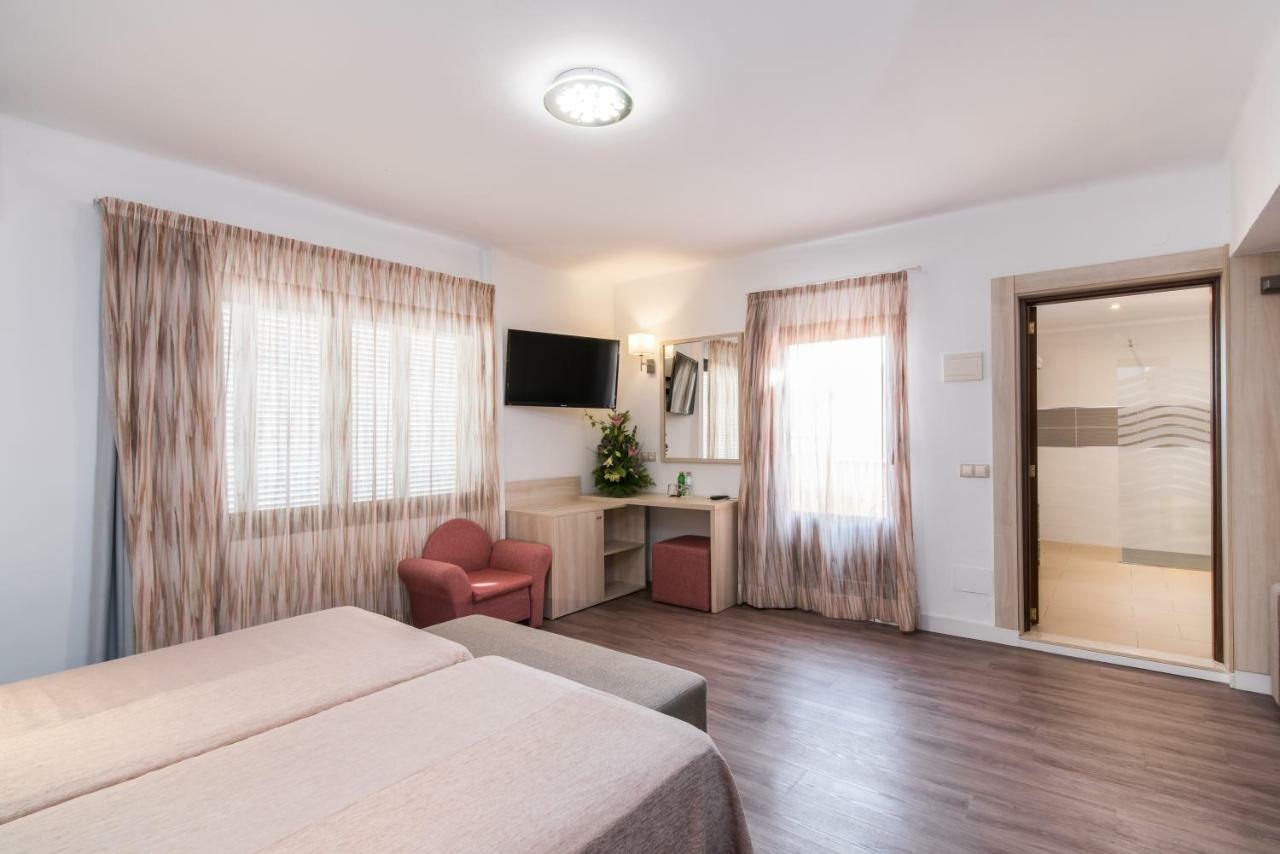 Hotel Baviera 칼라 라트자다 외부 사진